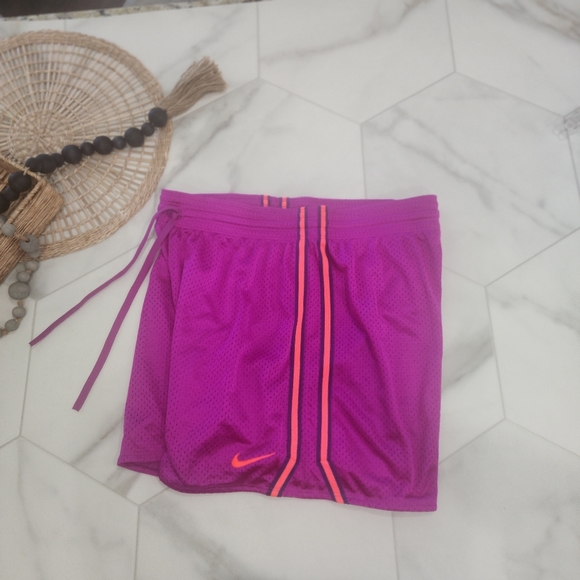 [ Nike] dry fit womens size Medium,  CUTEST purple & orangish/ pink  sportshorts - Picture 13 of 16